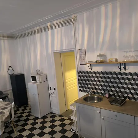 Larcadian Apartment *